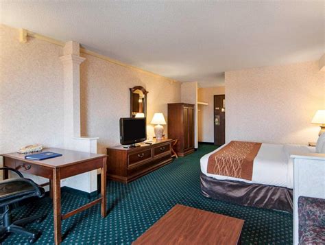 Rooms available at Comfort Inn & Suites near Danville .